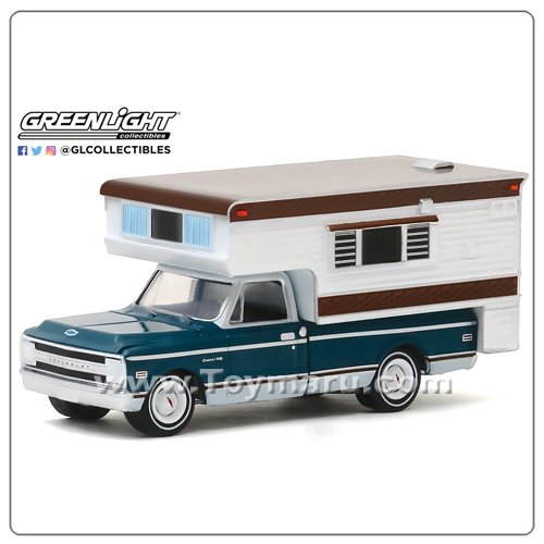 GREENLIGHT 1/64 1969 Chevy C10 Cheyenne with Large Camper